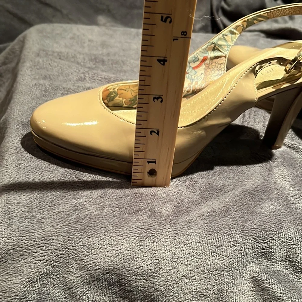 Tahari Carolyn Nude Slingback High Heels 7.5m - Picture 11 of 12